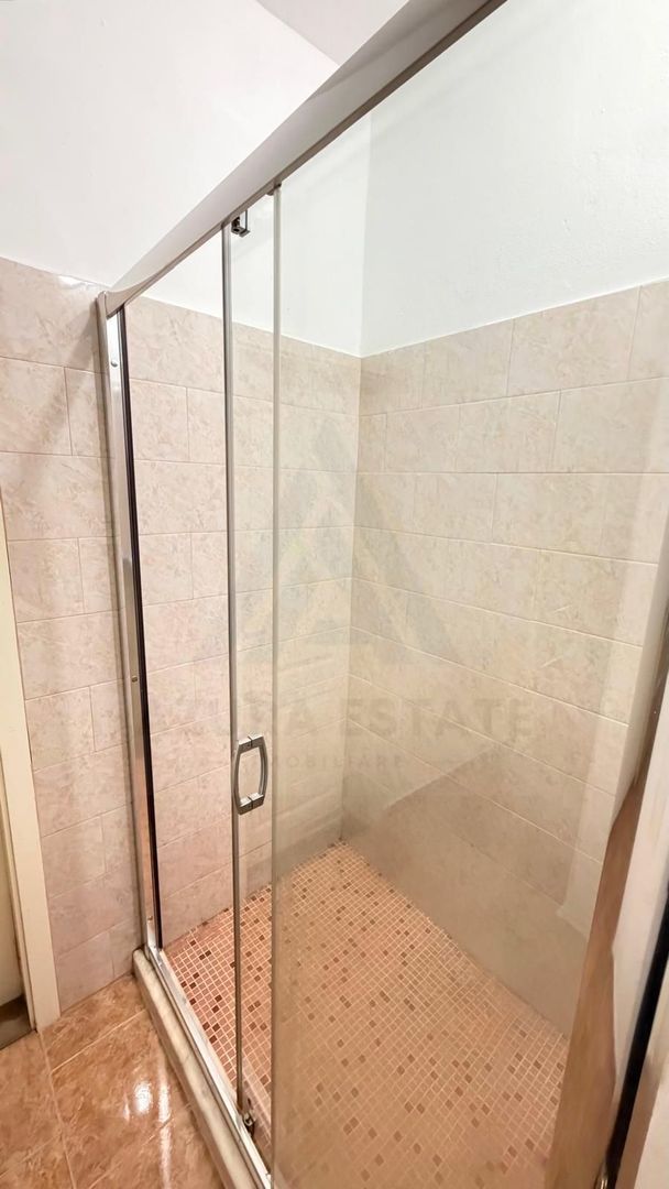 Spatiu comercial la curte 50 mp utili parter openspace zona Strand