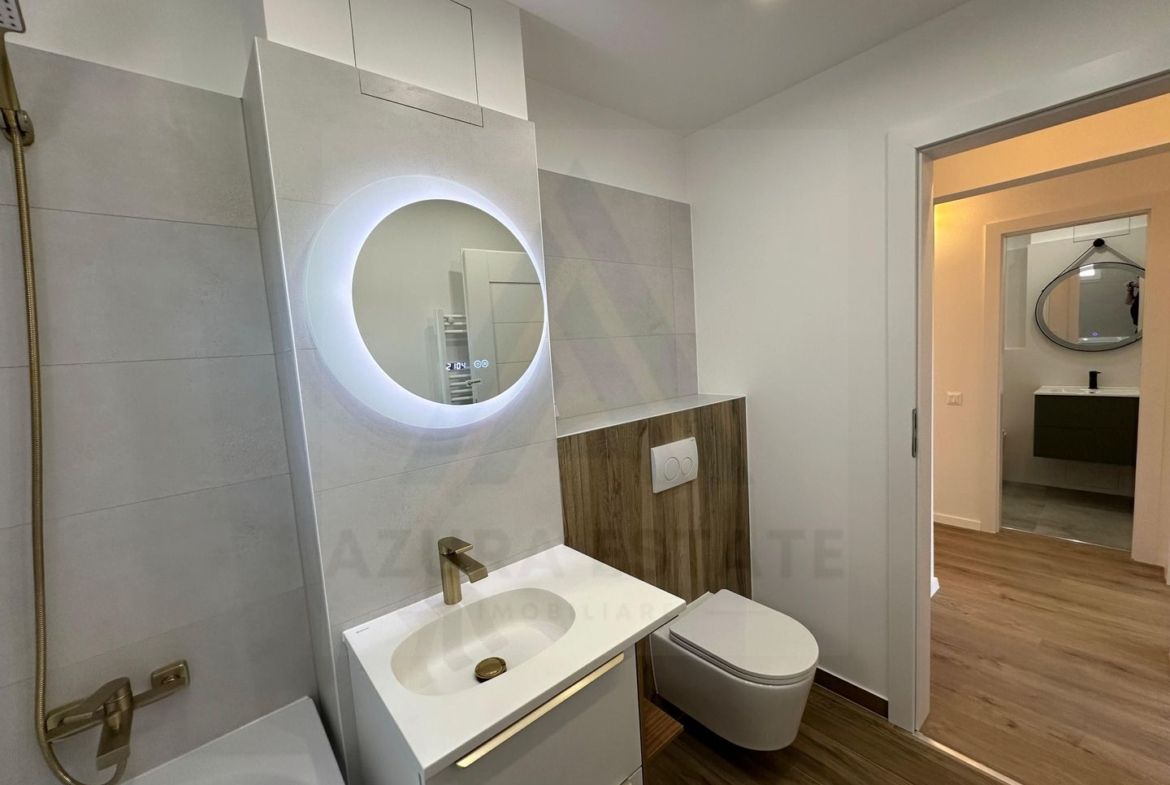 Apartament 3 camere 64 mp utili 2 bai etaj 1 complet renovat Strand