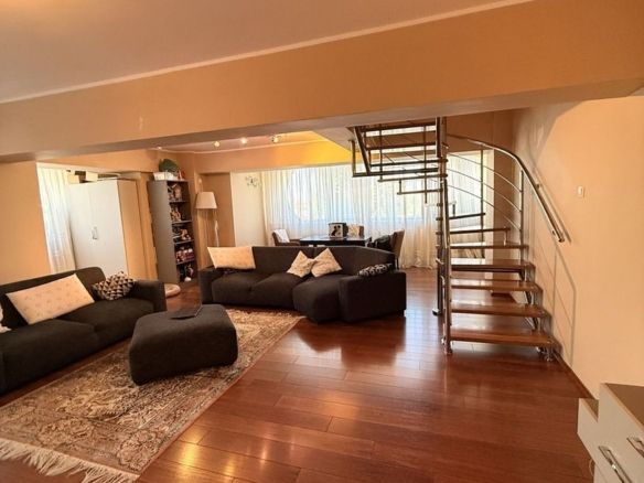 Apartament 4 camere, Strada Domnească