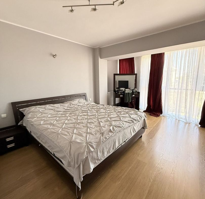 Apartament 4 camere, Strada Domnească