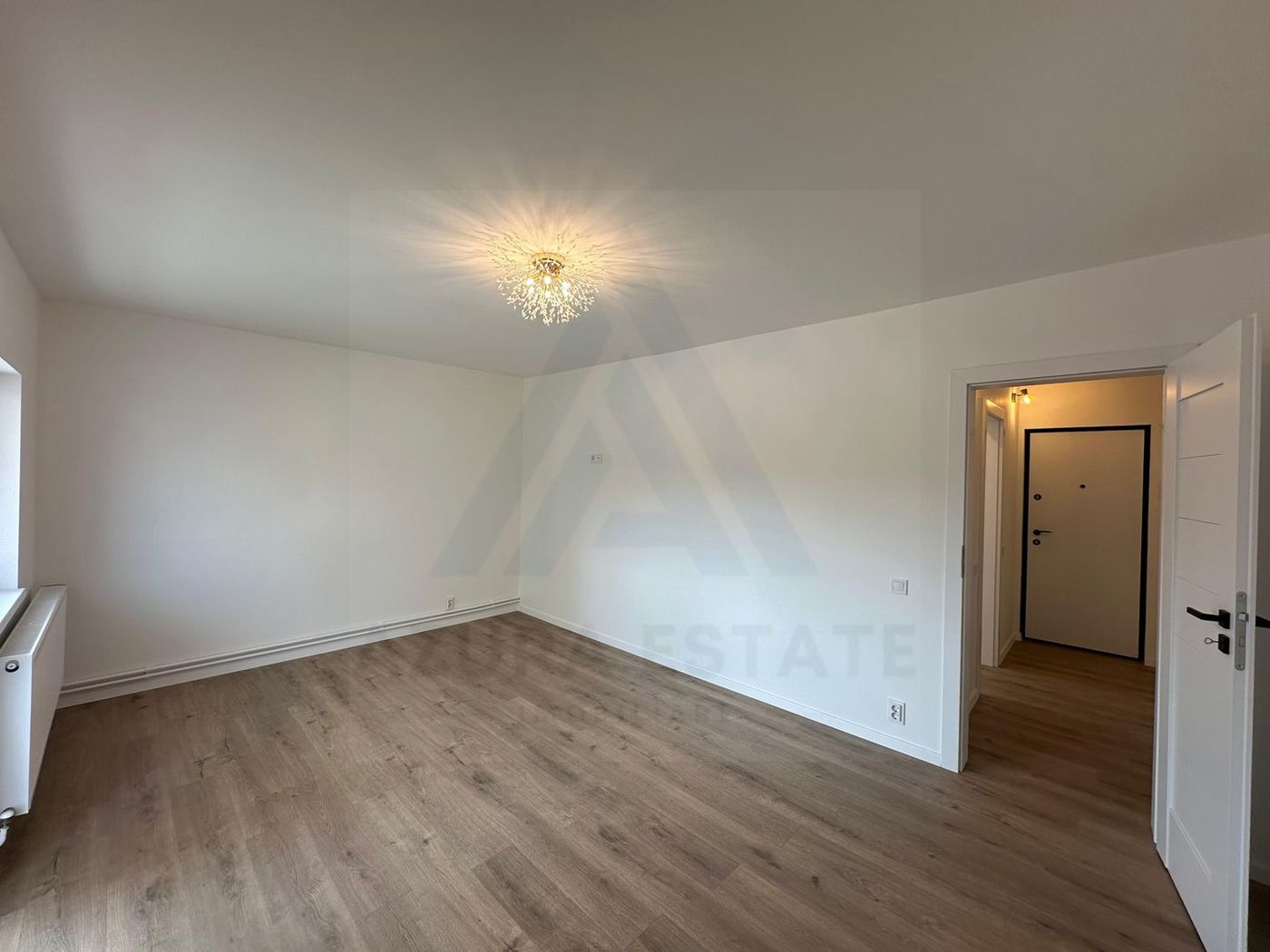 Apartament 3 camere 64 mp utili 2 bai etaj 1 complet renovat Strand