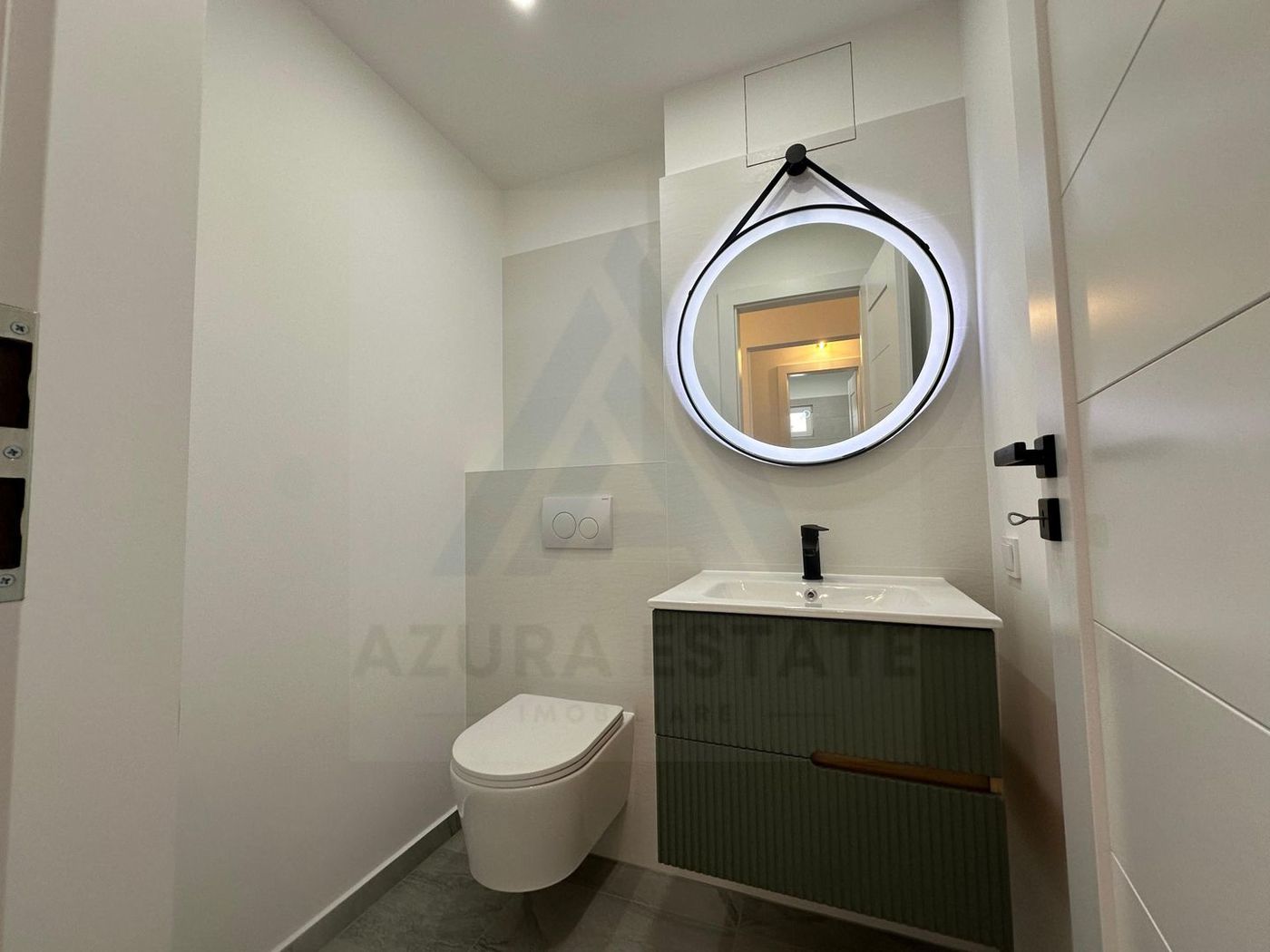 Apartament 3 camere 64 mp utili 2 bai etaj 1 complet renovat Strand