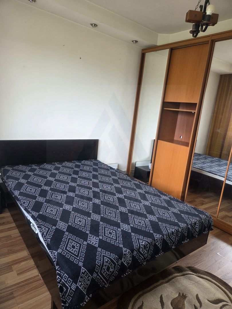 Apartament 2 camere decomandat 52 mp balcon si pivnita in Vasile Aaron
