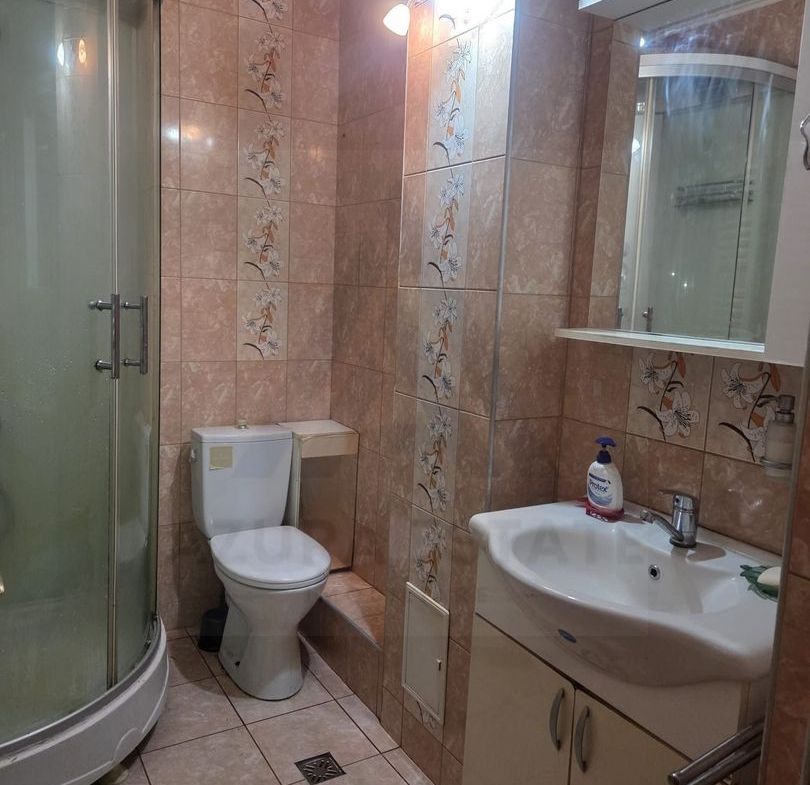 Apartament 2 camere decomandat 52 mp balcon si pivnita in Vasile Aaron