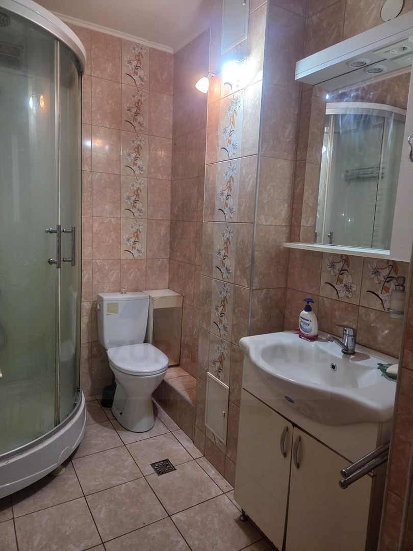 Apartament 2 camere decomandat 52 mp balcon si pivnita in Vasile Aaron