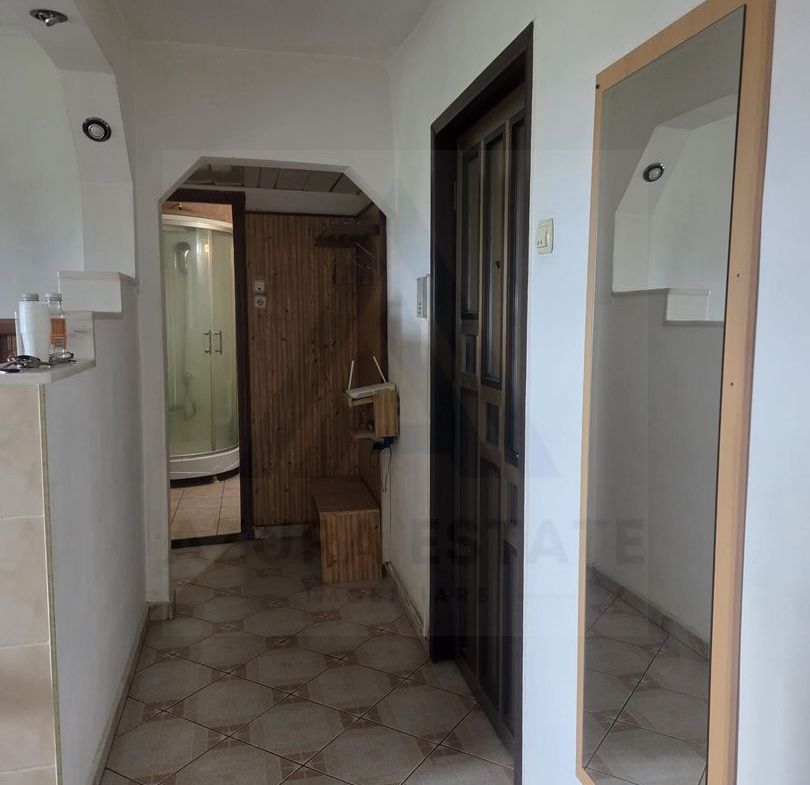 Apartament 2 camere decomandat 52 mp balcon si pivnita in Vasile Aaron