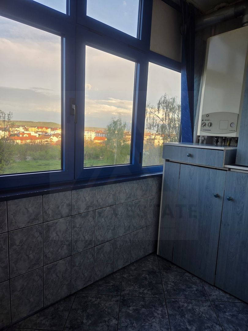 Apartament 2 camere decomandat 52 mp balcon si pivnita in Vasile Aaron