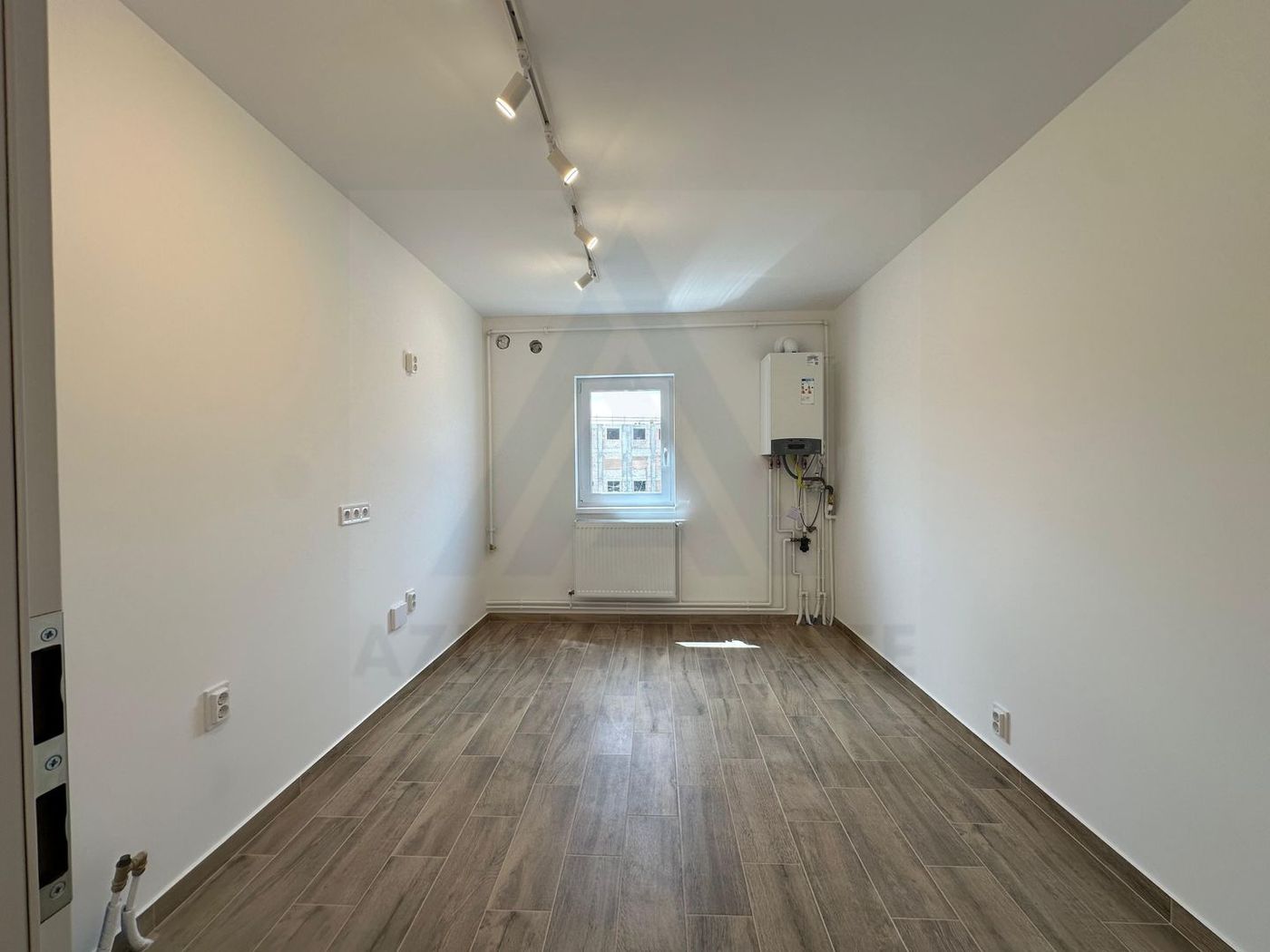 Apartament 3 camere 64 mp utili 2 bai etaj 1 complet renovat Strand