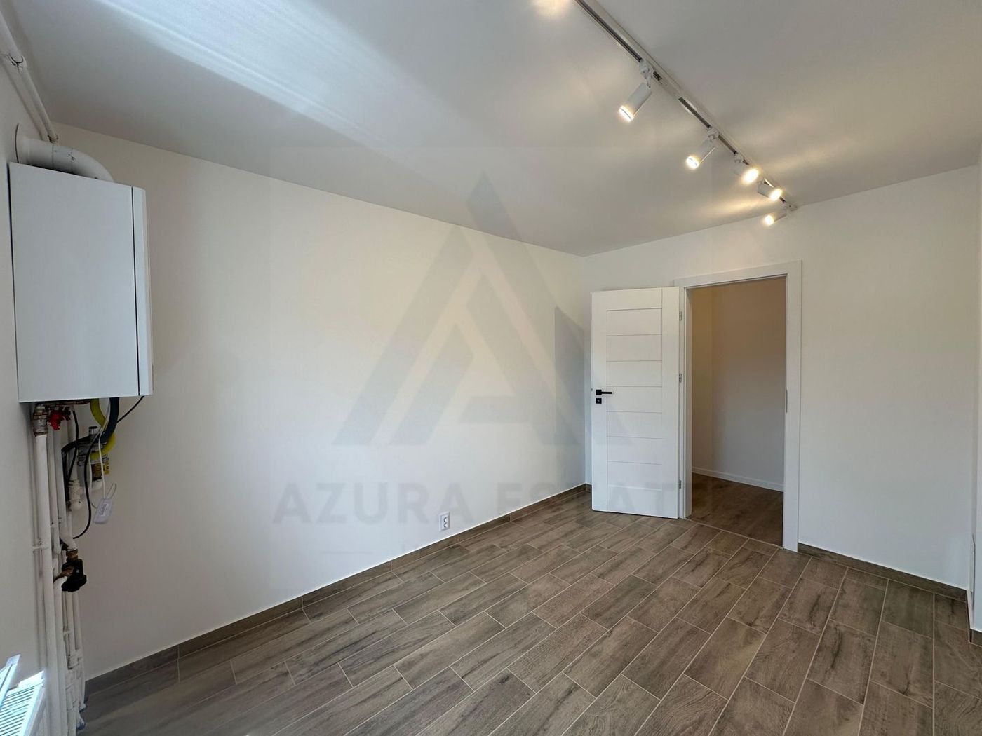 Apartament 3 camere 64 mp utili 2 bai etaj 1 complet renovat Strand