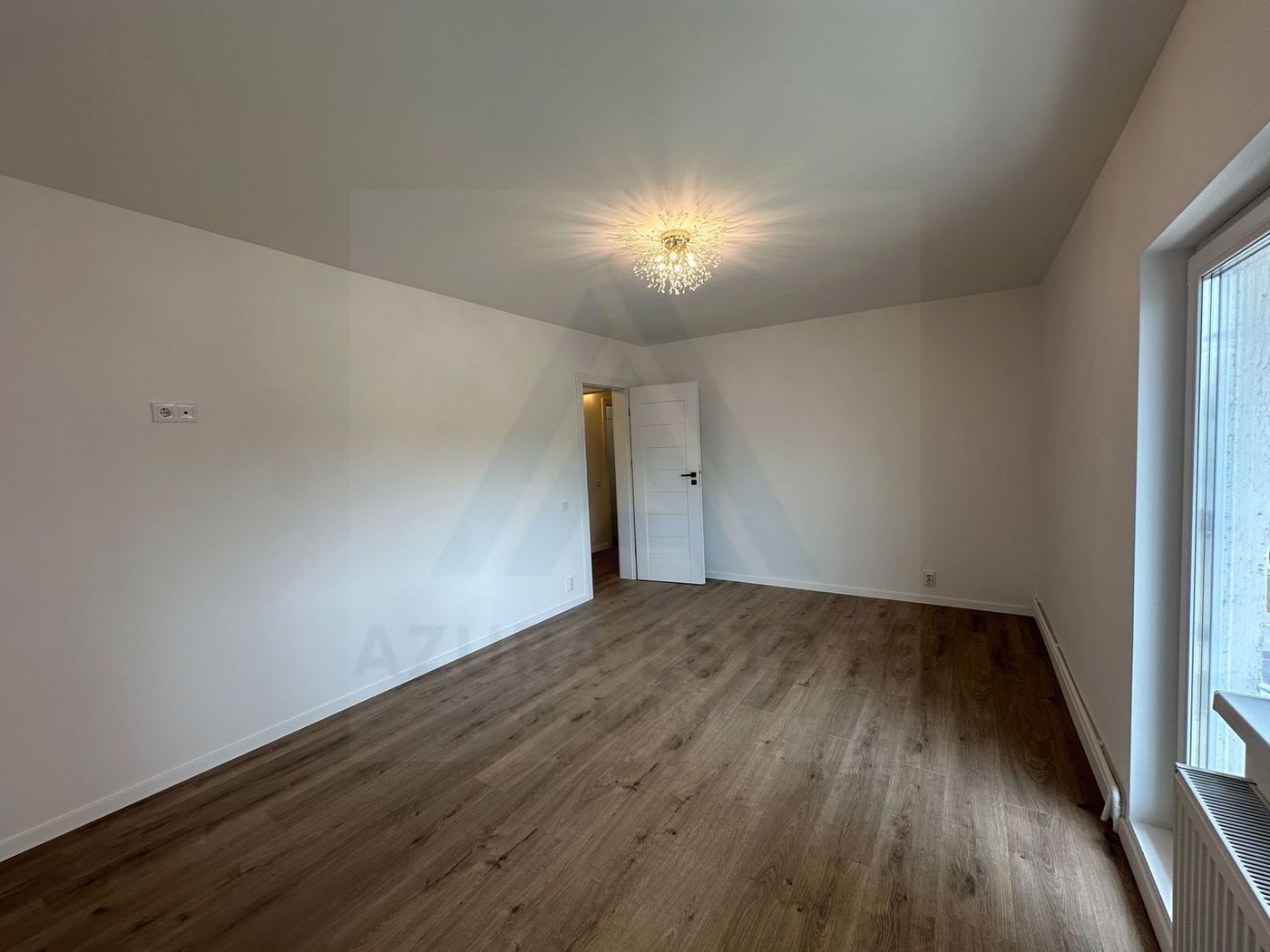 Apartament 3 camere 64 mp utili 2 bai etaj 1 complet renovat Strand