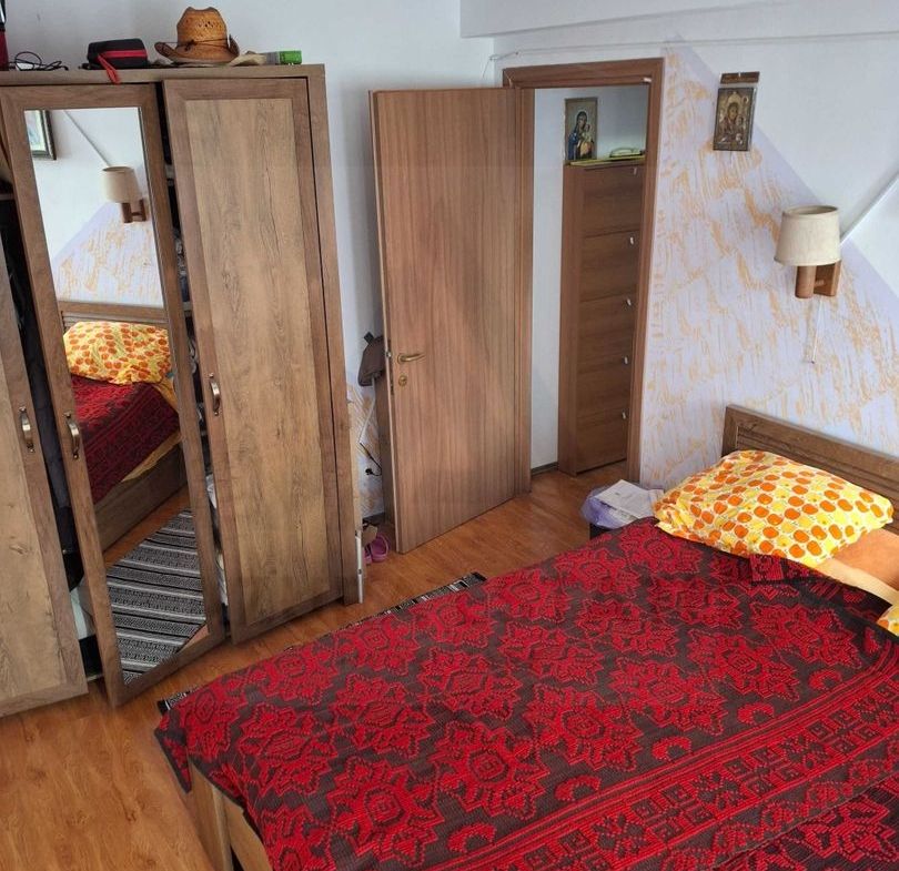 Apartament 3 camere 2 băi debara și parcare subterană în zona Terezian