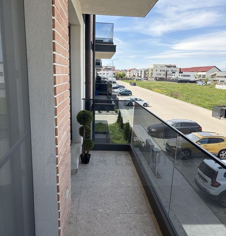 Apartament modern 3 camere etajul 1 si 2 locuri de parcare in Selimbar