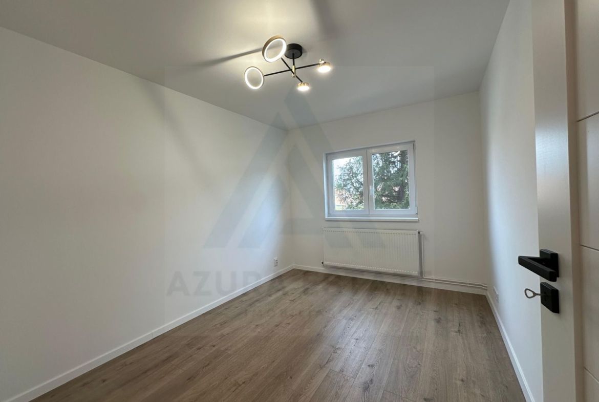 Apartament 3 camere 64 mp utili 2 bai etaj 1 complet renovat Strand