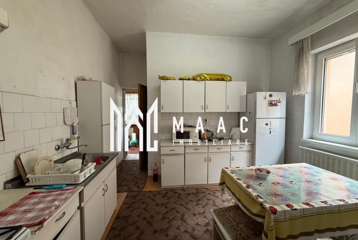 Casă 3 Camere | Curte 400 MP | Zonă Centrală