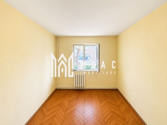 Apartament 3 camere | Zona Hermes | Geam la baie| Decomandat |