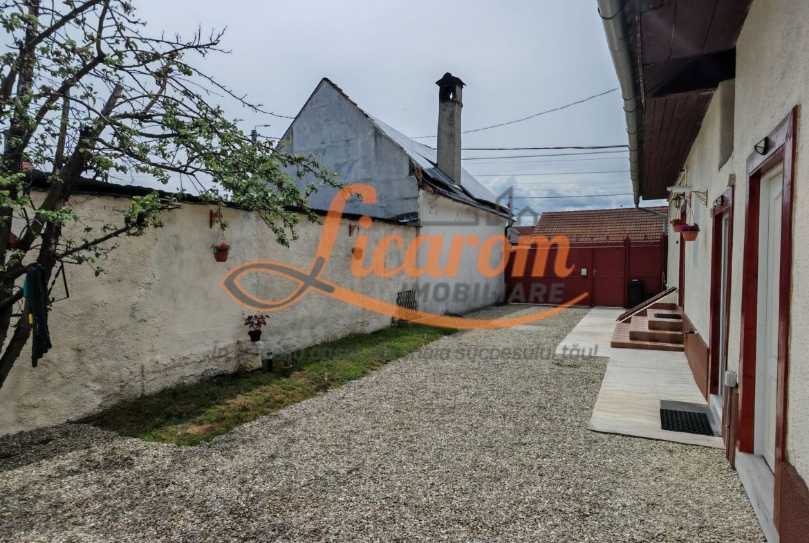 Casa 3 camere individuala SanpetrU,mobilata si utilata,128900 euro.