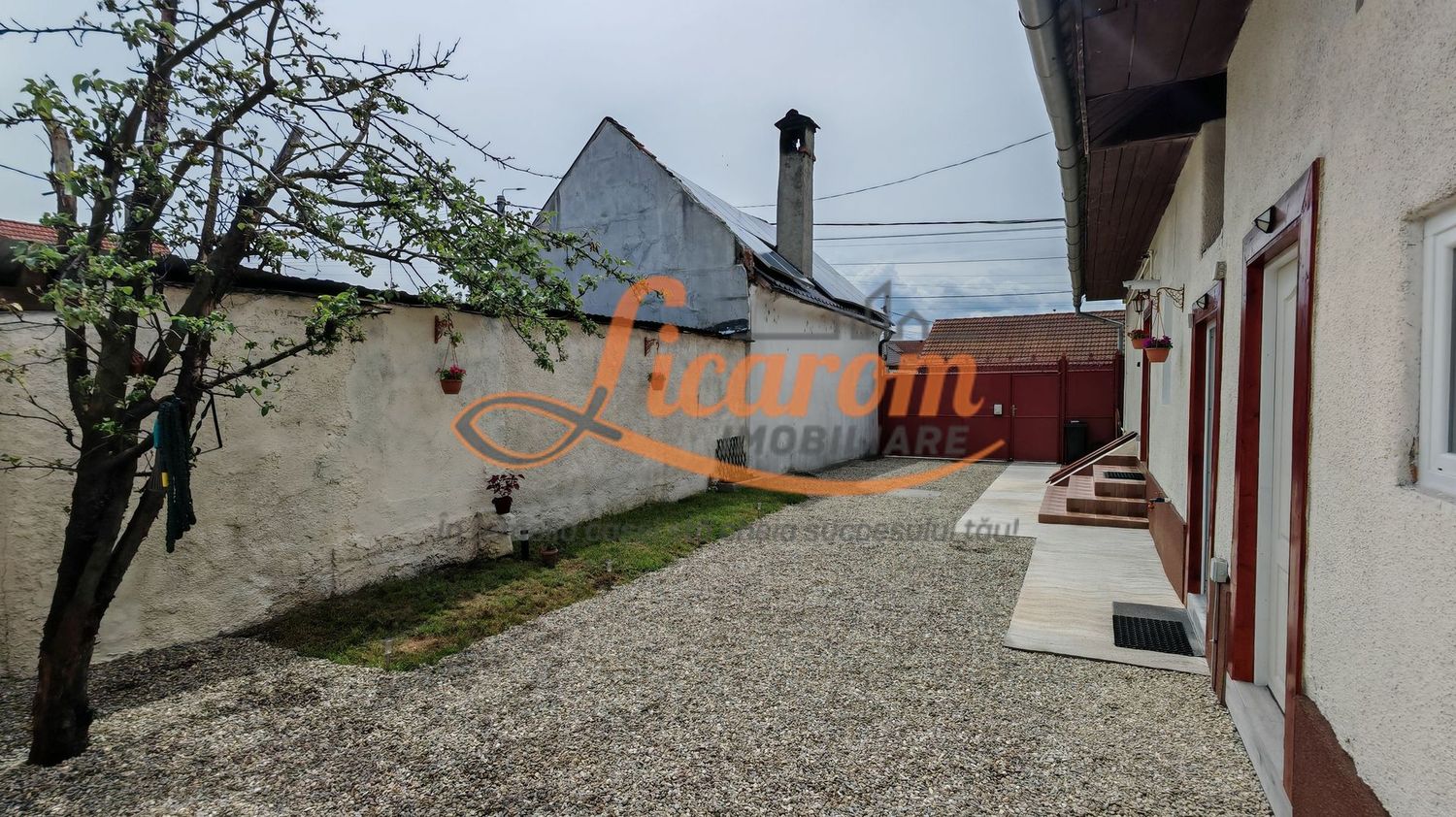 Casa 3 camere individuala SanpetrU,mobilata si utilata,128900 euro.