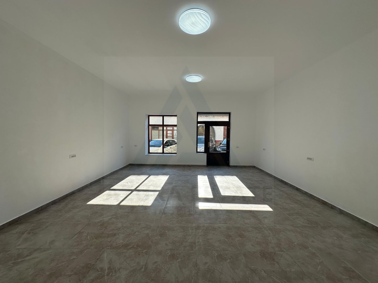 anBn-12892 Spatiu comercial 86,8 mp utili vitrina stradala zona Ultracentrala