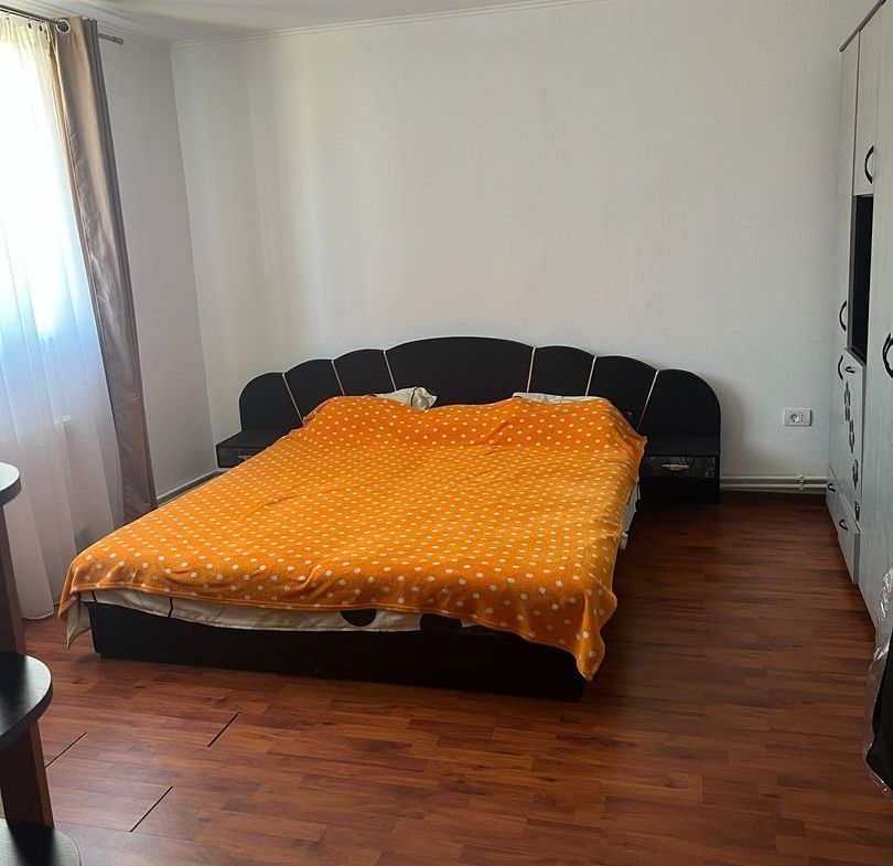 CASA DE INCHIRIAT