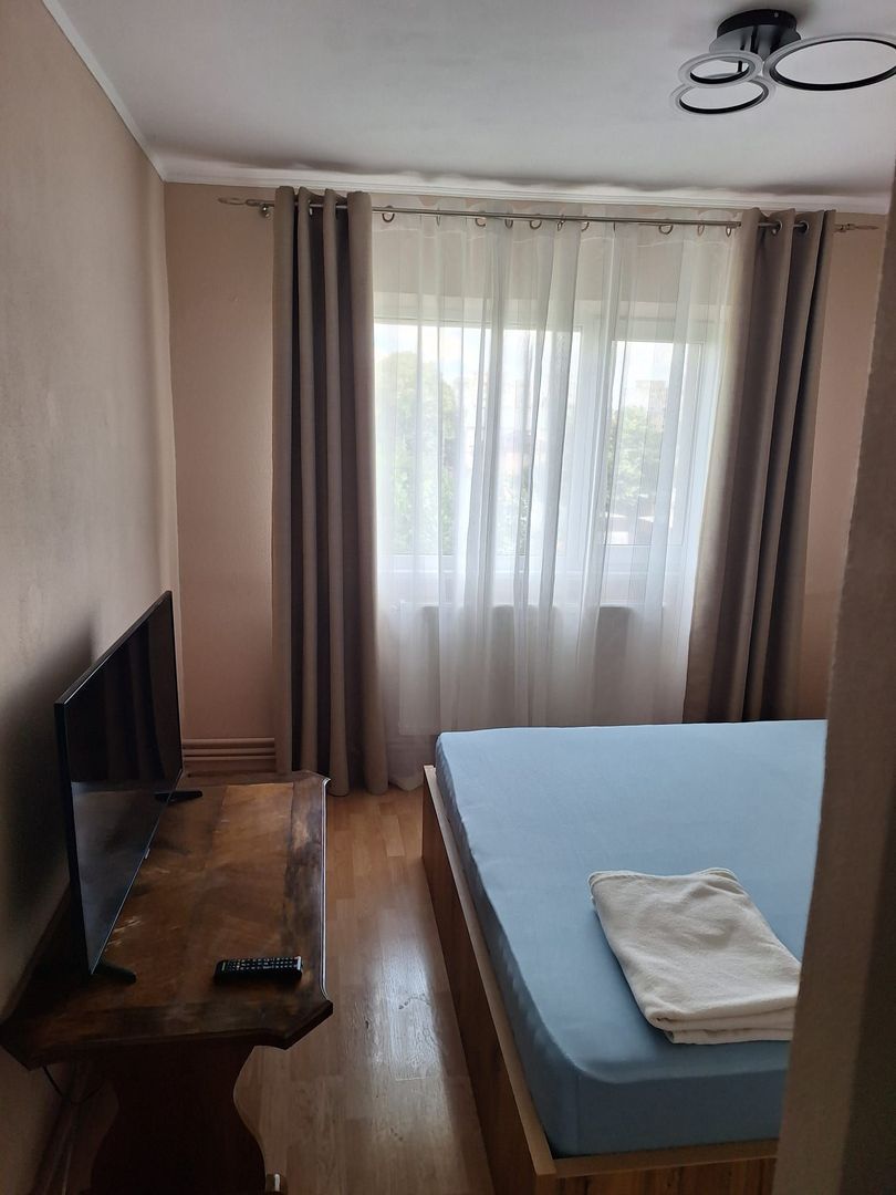 Regim hotelier, 2 camere, Micro 17, 200 lei/noapte