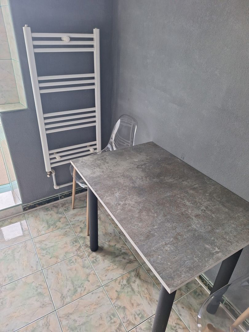 Regim hotelier, 2 camere, Micro 17, 200 lei/noapte