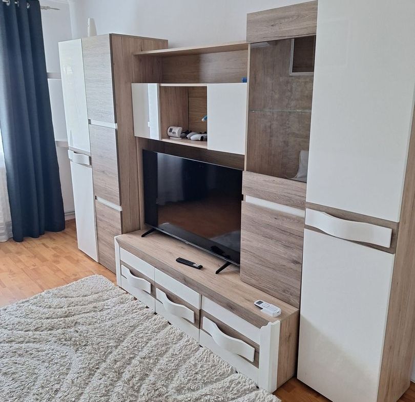 Regim hotelier, 2 camere, Micro 17, 200 lei/noapte