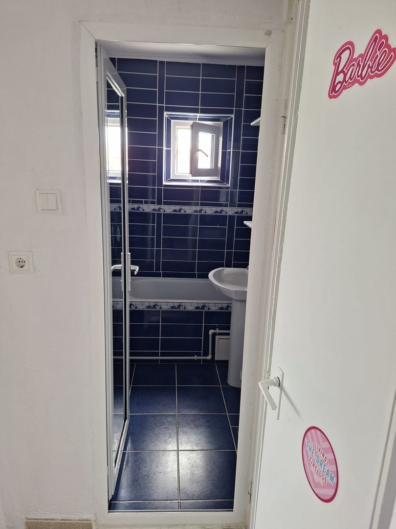 Regim hotelier, 2 camere, Micro 17, 200 lei/noapte