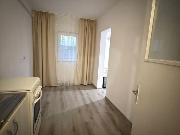 De vanzare apartament cu 2 camere, etaj 4/4, recent renovat, 33.000 euro