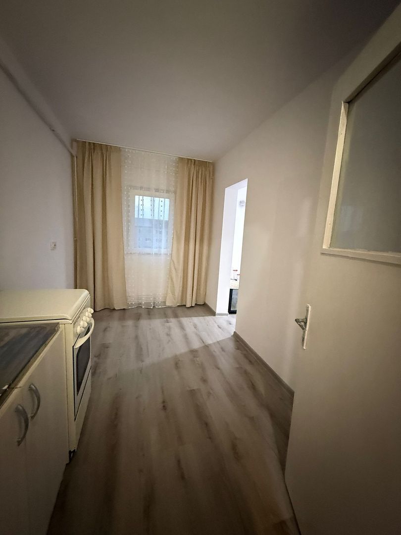 De vanzare apartament cu 2 camere, etaj 4/4, recent renovat, 33.000 euro