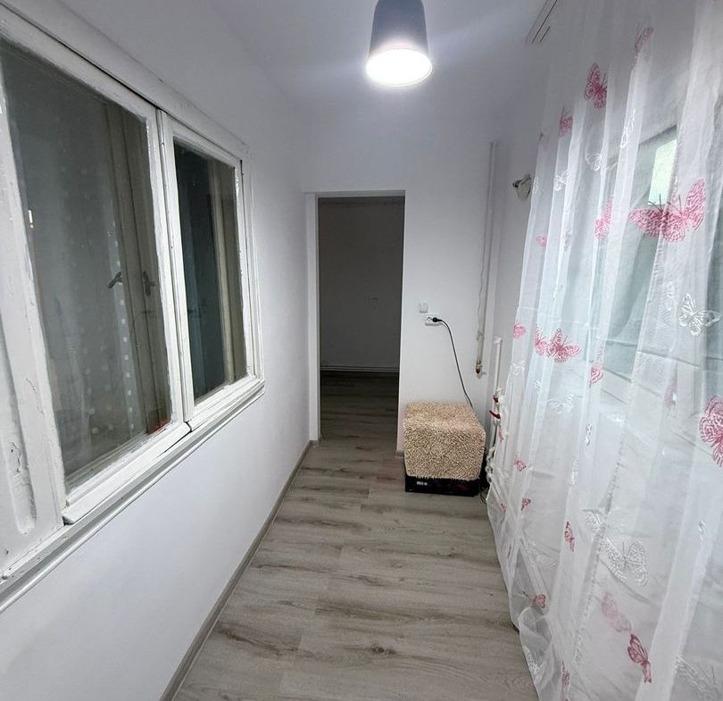 De vanzare apartament cu 2 camere, etaj 4/4, recent renovat, 33.000 euro