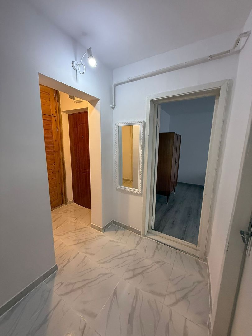 De vanzare apartament cu 2 camere, etaj 4/4, recent renovat, 33.000 euro