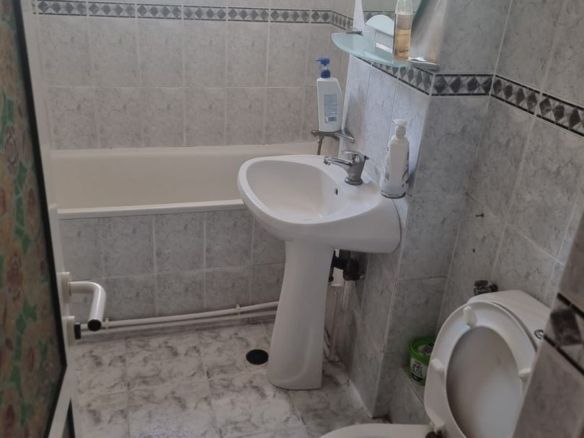 De inchiriat apartament cu 3 camere, zona Garii, etaj 3, 490 euro negociabi