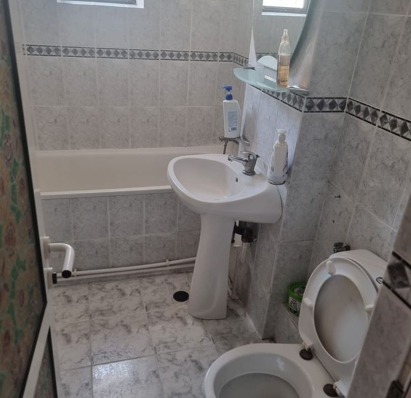 De inchiriat apartament cu 3 camere, zona Garii, etaj 3, 490 euro negociabi