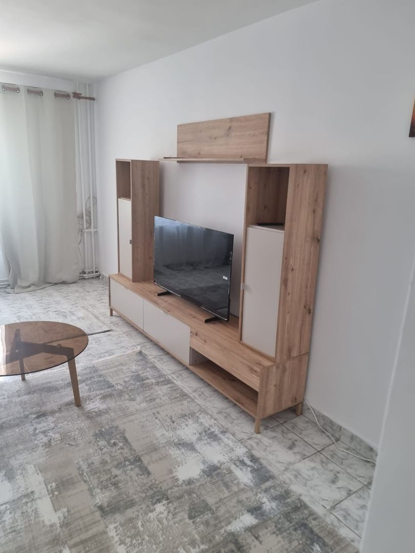 De inchiriat apartament cu 3 camere, zona Garii, etaj 3, 490 euro negociabi