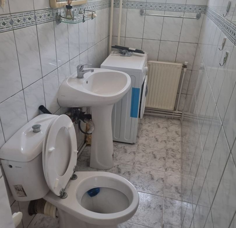 De inchiriat apartament cu 3 camere, zona Garii, etaj 3, 490 euro negociabi