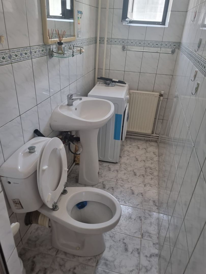 De inchiriat apartament cu 3 camere, zona Garii, etaj 3, 490 euro negociabi