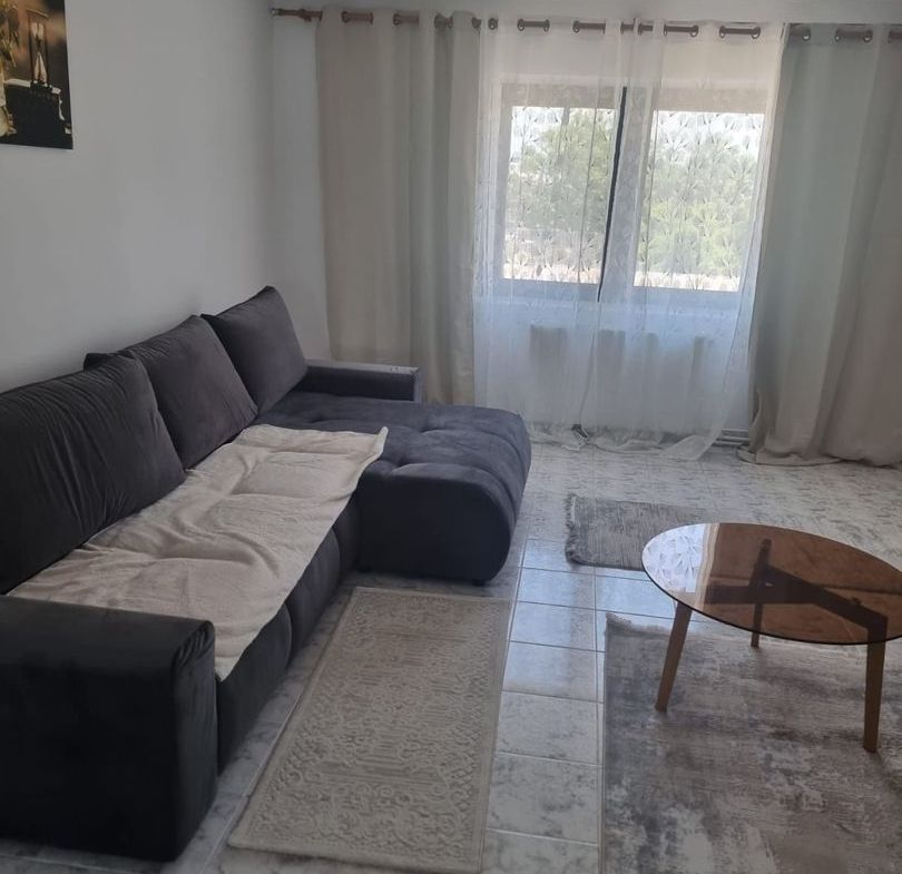 De inchiriat apartament cu 3 camere, zona Garii, etaj 3, 490 euro negociabi