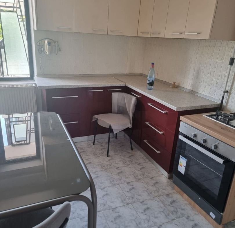 De inchiriat apartament cu 3 camere, zona Garii, etaj 3, 490 euro negociabi