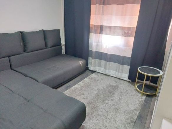 De vanzare garsoniera micro 40, la C-uri, parter, 33.500 euro negociabil