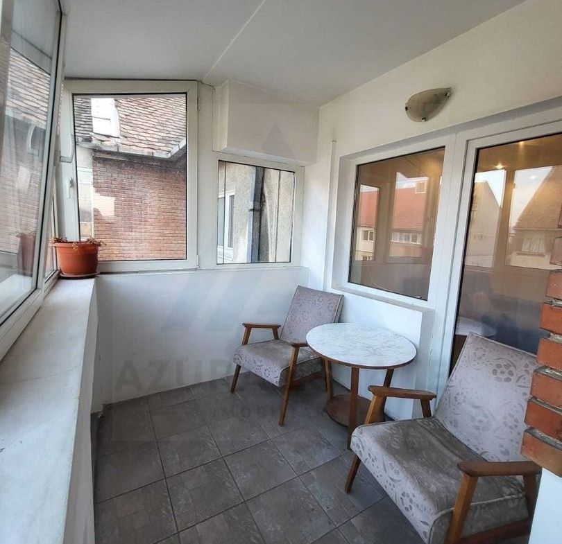 Apartament renovat 3 camere 2 bai 85 mp utili in zona Centrala