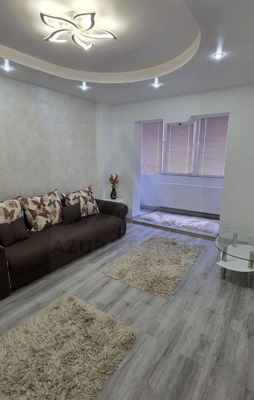Apartament renovat cu 2 camere decomandat 50 mp etajul 2/8 Bd Mihai V