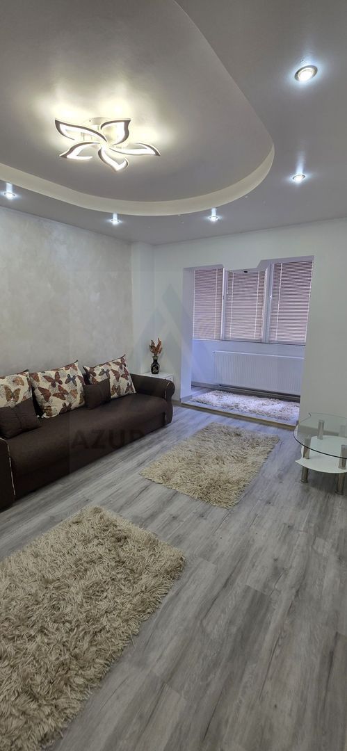 Apartament renovat cu 2 camere decomandat 50 mp etajul 2/8 Bd Mihai V