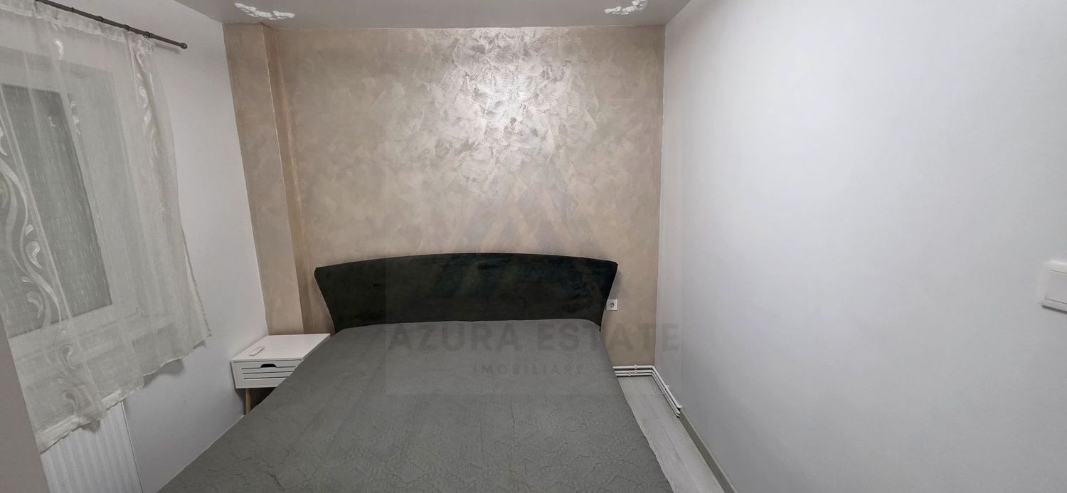 Apartament renovat cu 2 camere decomandat 50 mp etajul 2/8 Bd Mihai V