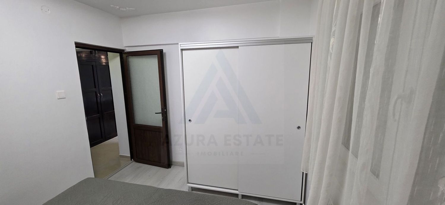 Apartament renovat cu 2 camere decomandat 50 mp etajul 2/8 Bd Mihai V