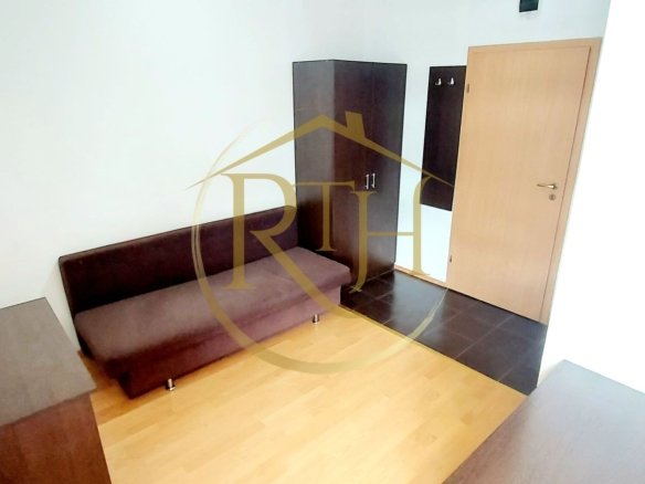 Oferim spre inchiriere garsoniera, situata in zona Soarelui, Parcare si balcon