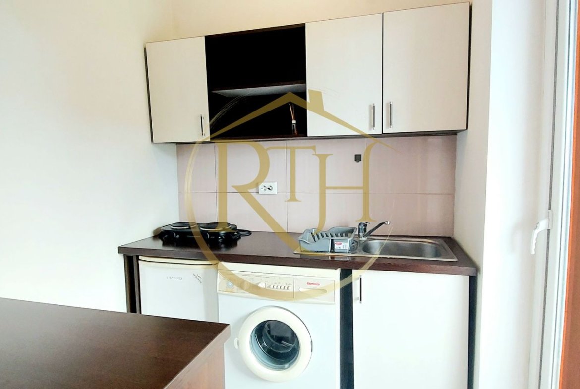Oferim spre inchiriere garsoniera, situata in zona Soarelui, Parcare si balcon
