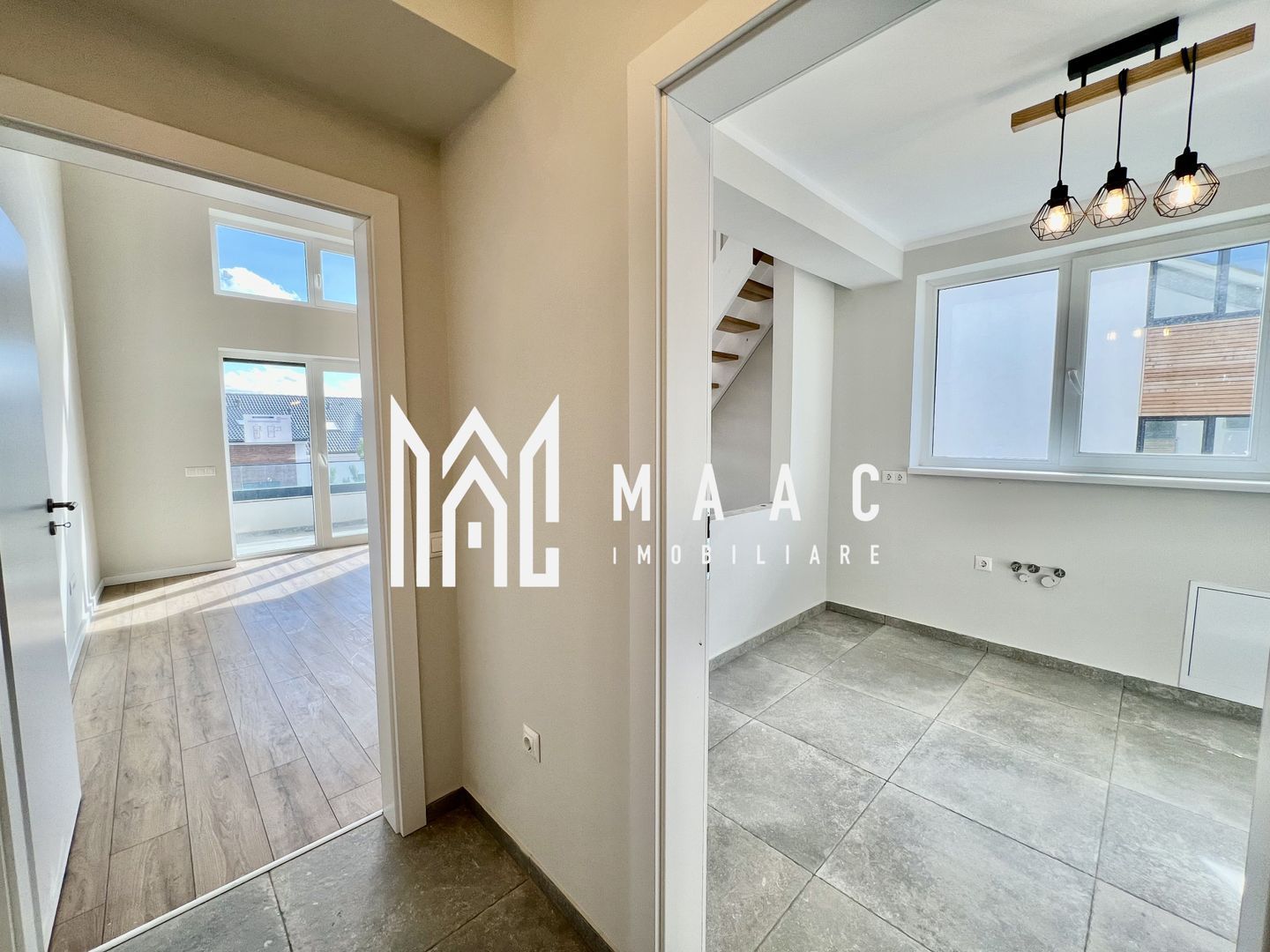 Apartament 4 camere | Balcon | 2 Bai | Parcare