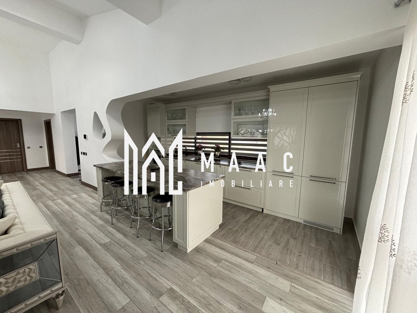 Casa /Vila de Lux | Teren 630 mp | Sibiu