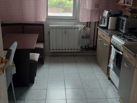 Propritar vand apartament cu 4 camere Timisoara
