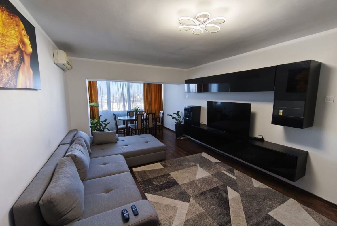 De inchiriat apartament spatios, 3 camere, pe Faleza, 900 euro